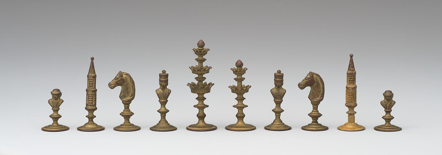 Chessmen (32) with box