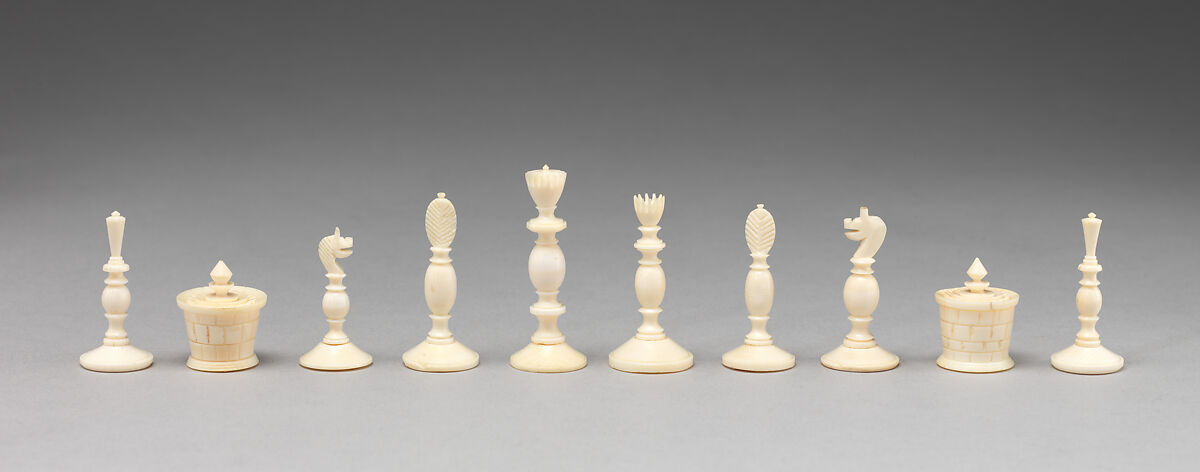 Chessmen (32), Ivory, British