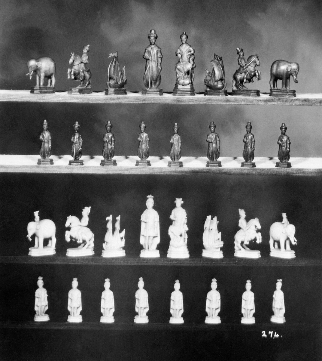 Chessmen (32), Ivory, Russian, Kholmogory 