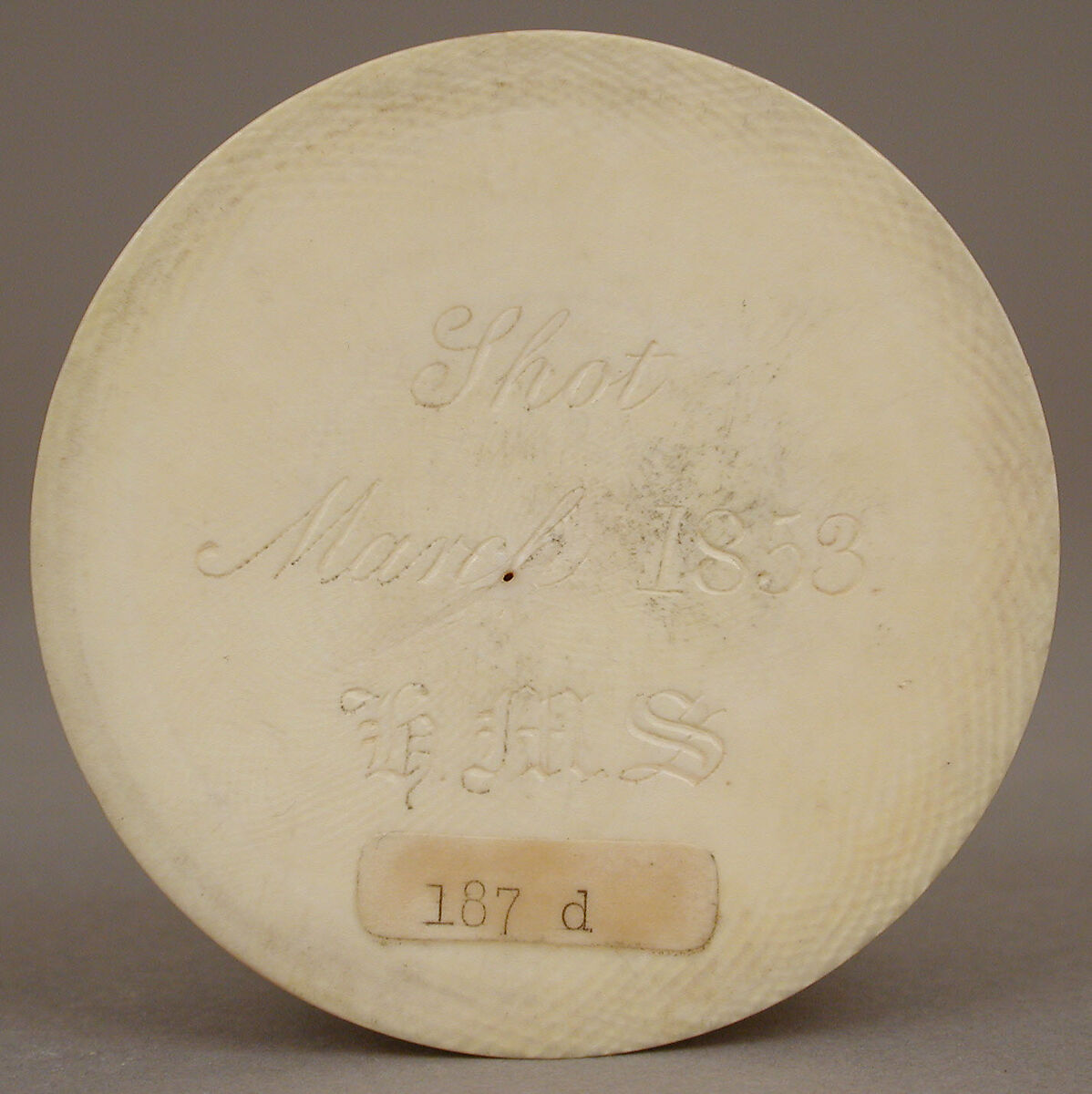 Chessmen (32), Ivory, British