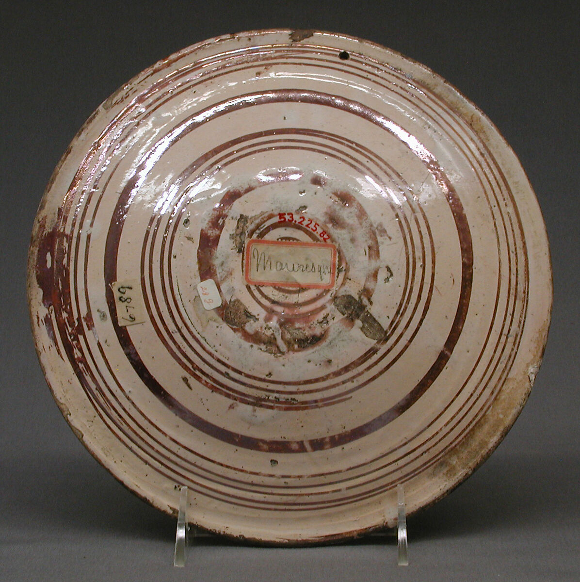 Plate, Tin-glazed and luster-painted earthenware, Spanish, Muel, Aragon