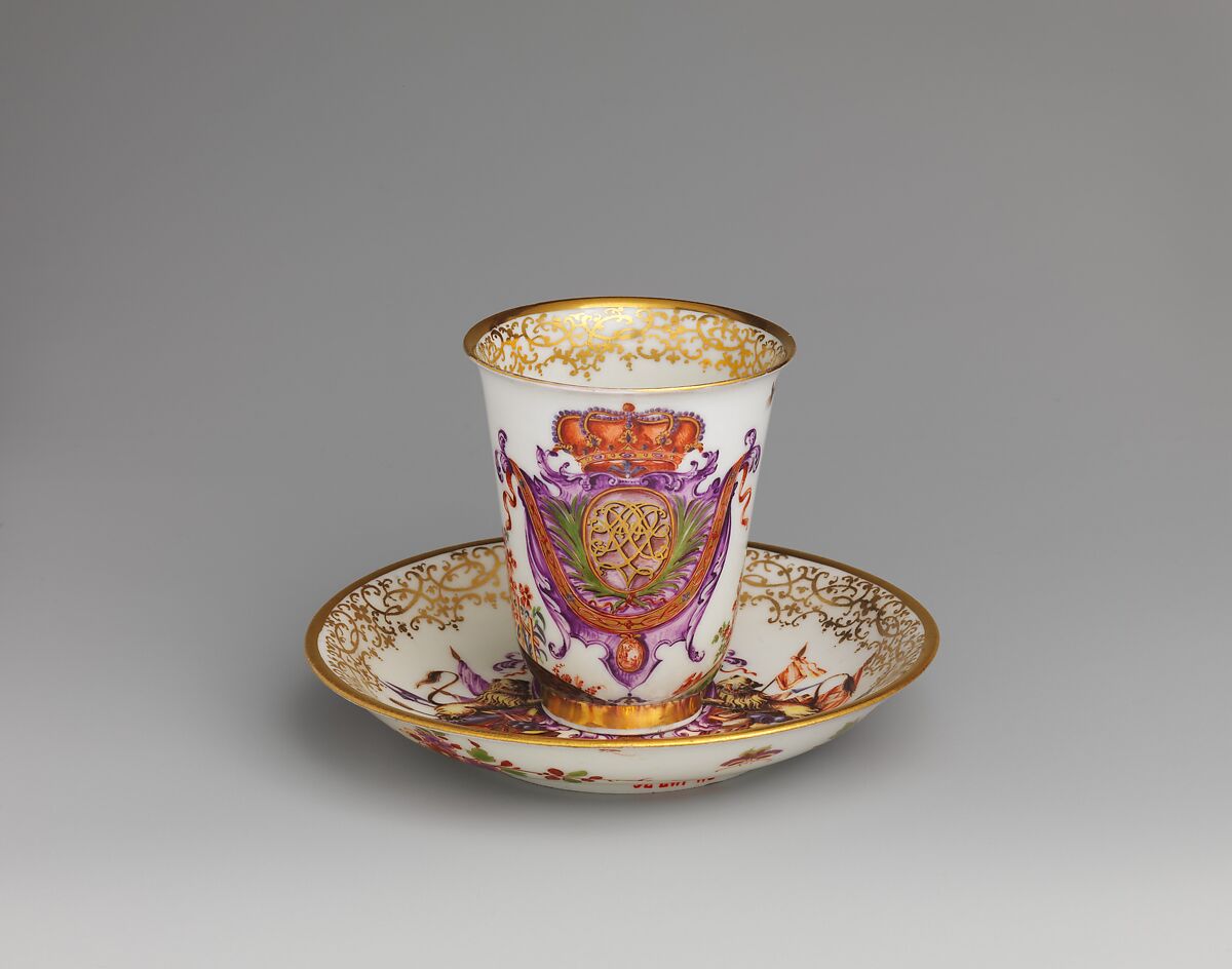 Beaker, Meissen Manufactory (German, 1710–present), Hard-paste porcelain decorated in polychrome enamels, gold, German, Meissen