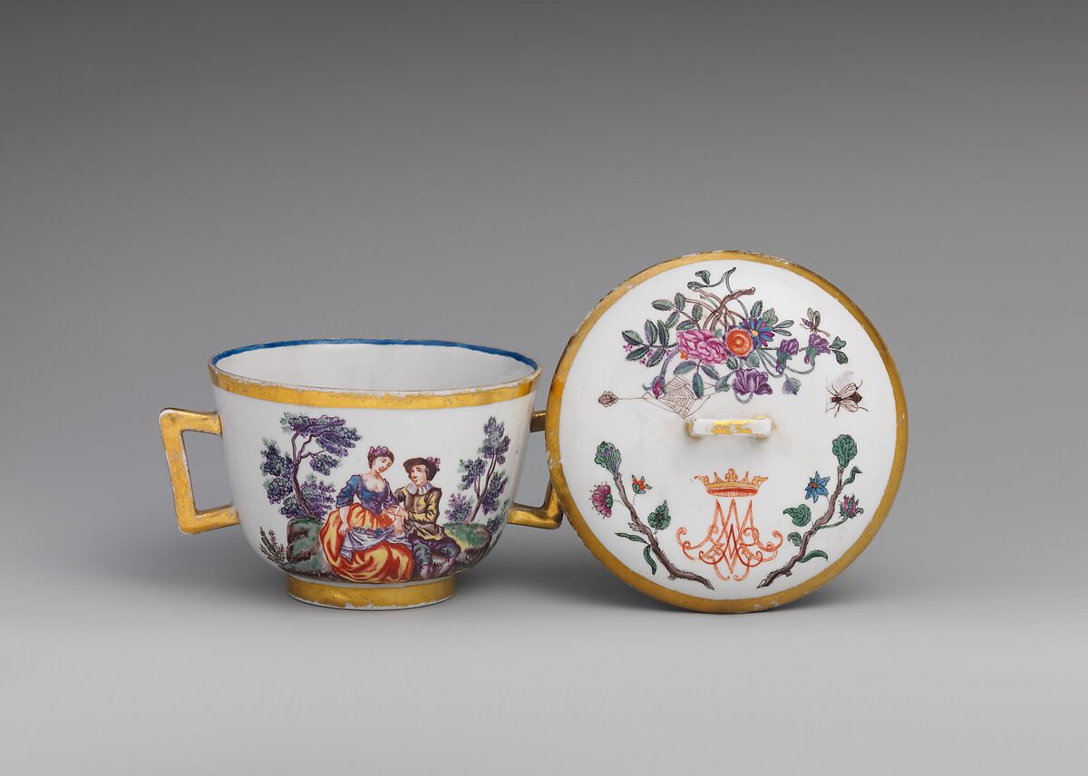 Small tureen and stand, Vienna, Hard-paste porcelain, Austrian, Vienna