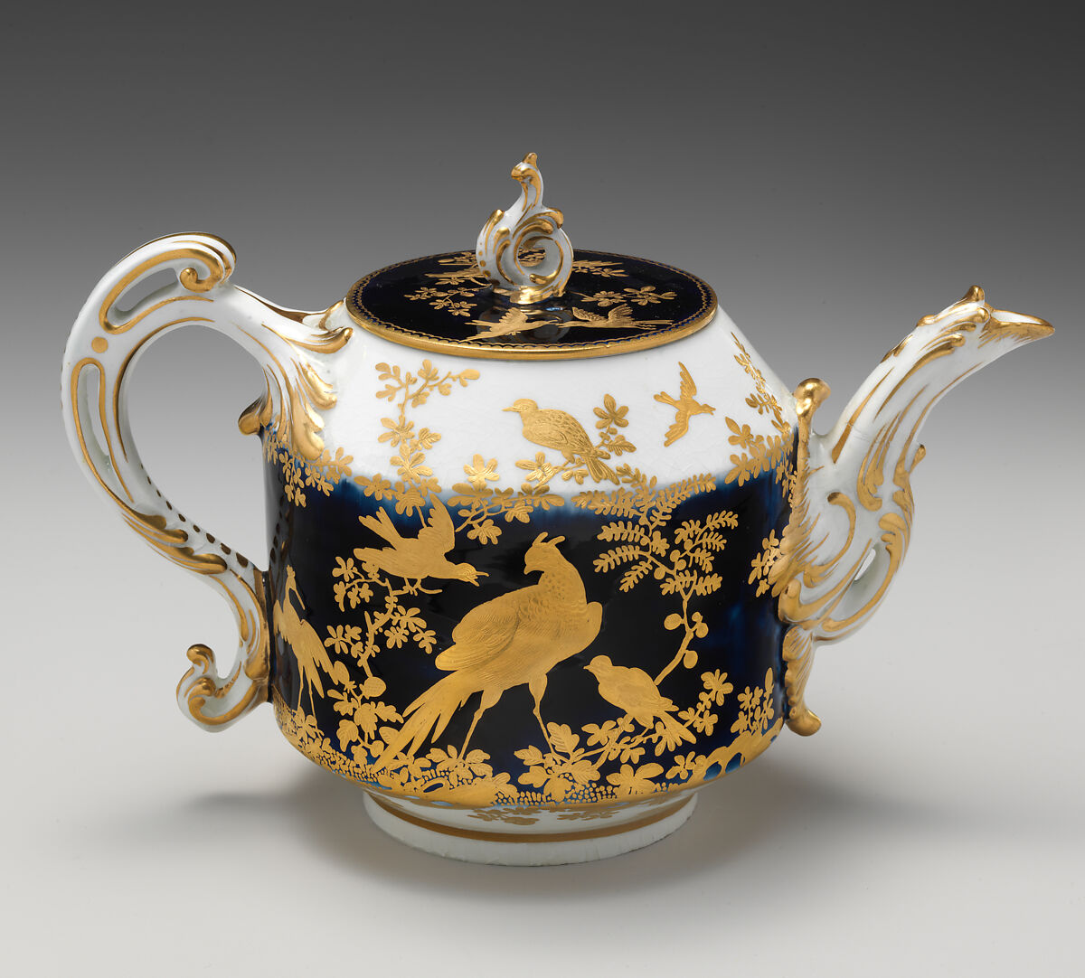 Teapot (part of a service), Chelsea Porcelain Manufactory (British, 1745–1784, Gold Anchor Period, 1759–69), Soft-paste porcelain with enamel decoration and gilding, British, Chelsea