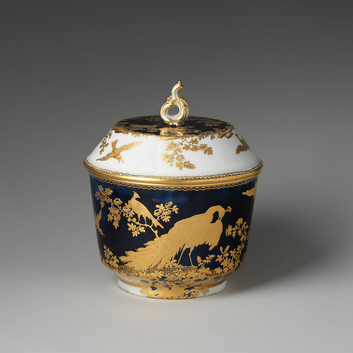 Sugar bowl (part of a service), Chelsea Porcelain Manufactory (British, 1745–1784, Gold Anchor Period, 1759–69), Soft-paste porcelain with enamel decoration and gilding, British, Chelsea 