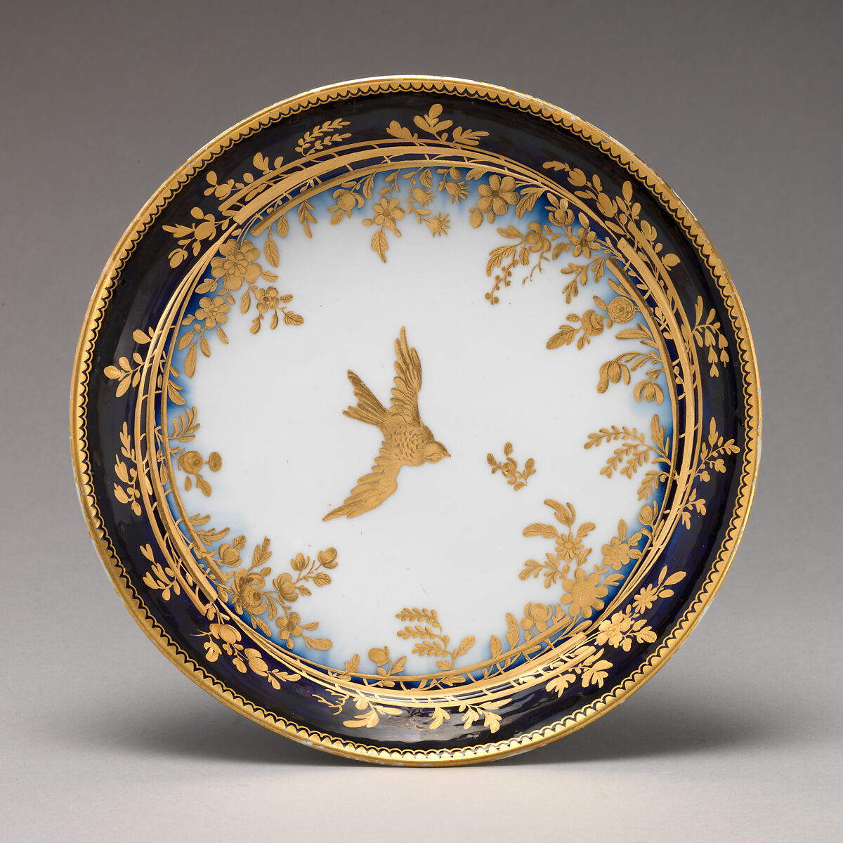 Teapot stand, Chelsea Porcelain Manufactory (British, 1745–1784, Gold Anchor Period, 1759–69), Soft-paste porcelain with enamel decoration and gilding, British, Chelsea 