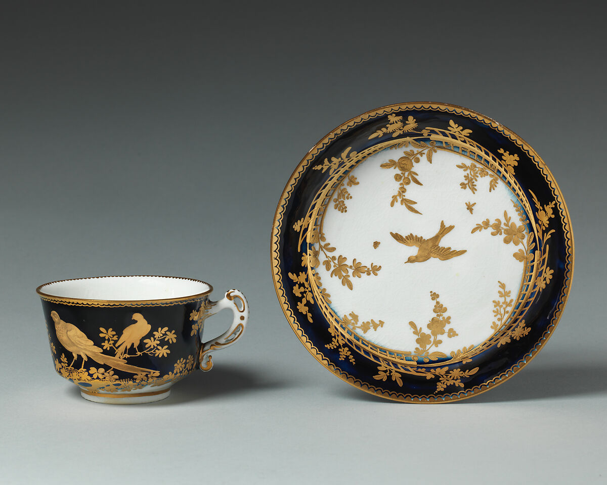 Teacup (one of 8) (part of a service), Chelsea Porcelain Manufactory (British, 1745–1784, Gold Anchor Period, 1759–69), Soft-paste porcelain with enamel decoration and gilding, British, Chelsea 