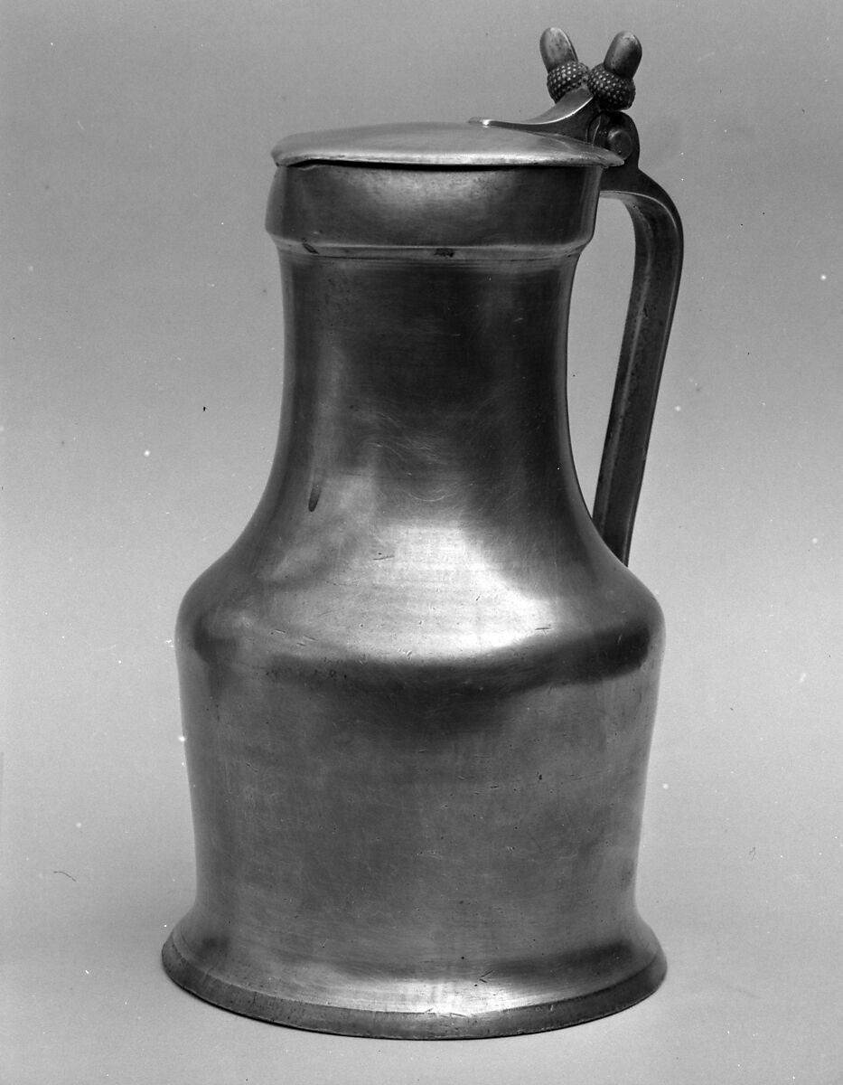 Pair of pitchers, Pewter, French