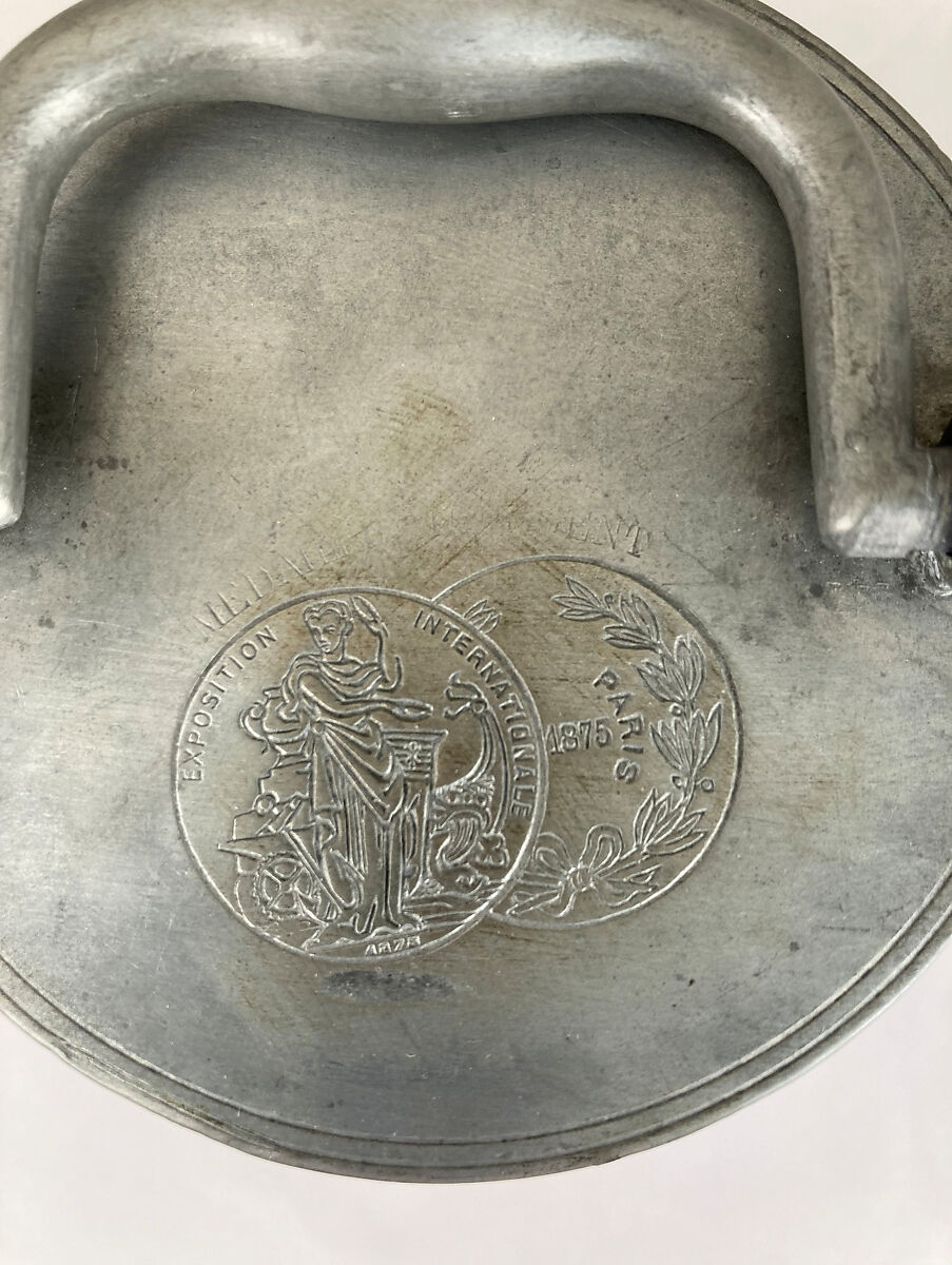 Jug with insetting and outside cover, Pewter, French