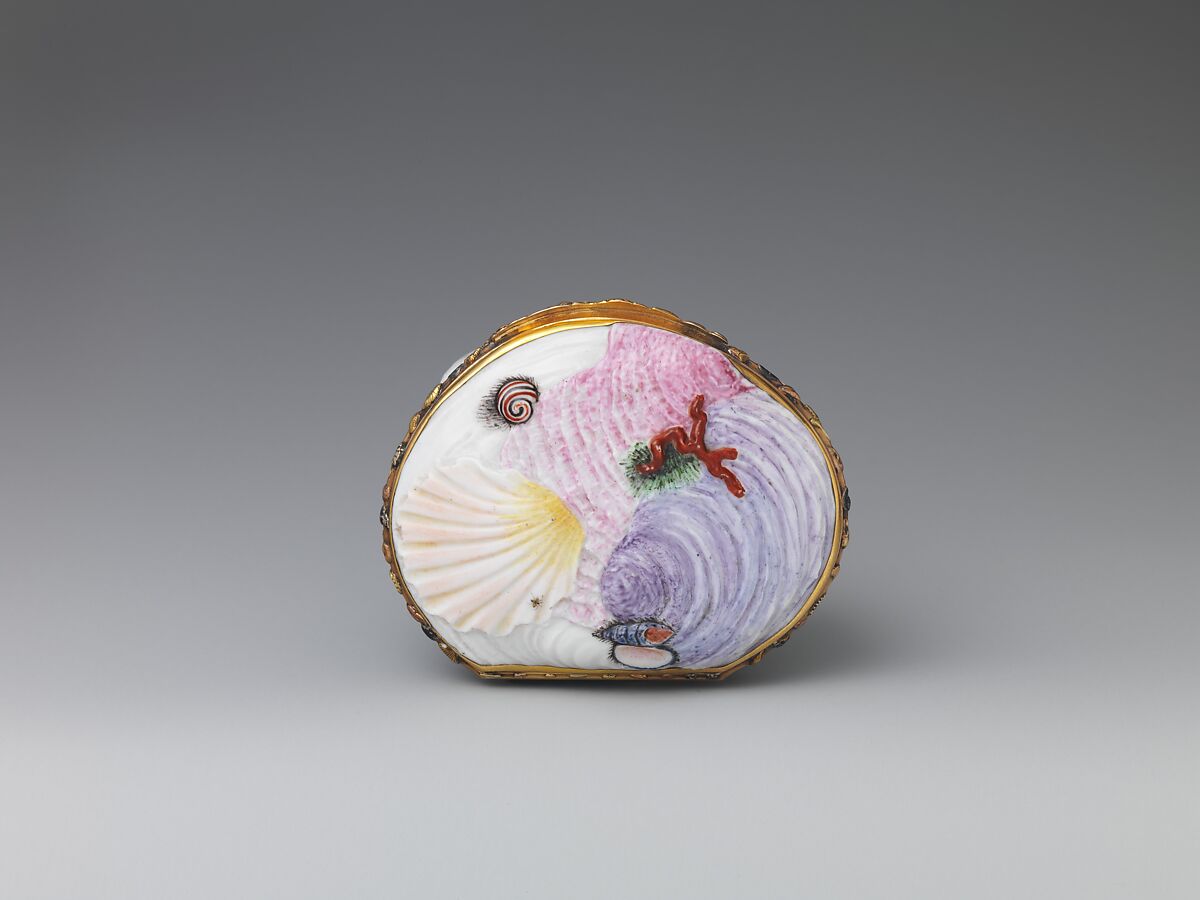 Snuffbox, Capodimonte Porcelain Manufactory (Italian, 1740/43–1759), Soft-paste porcelain decorated in polychrome enamels; gold mounts, Italian, Naples