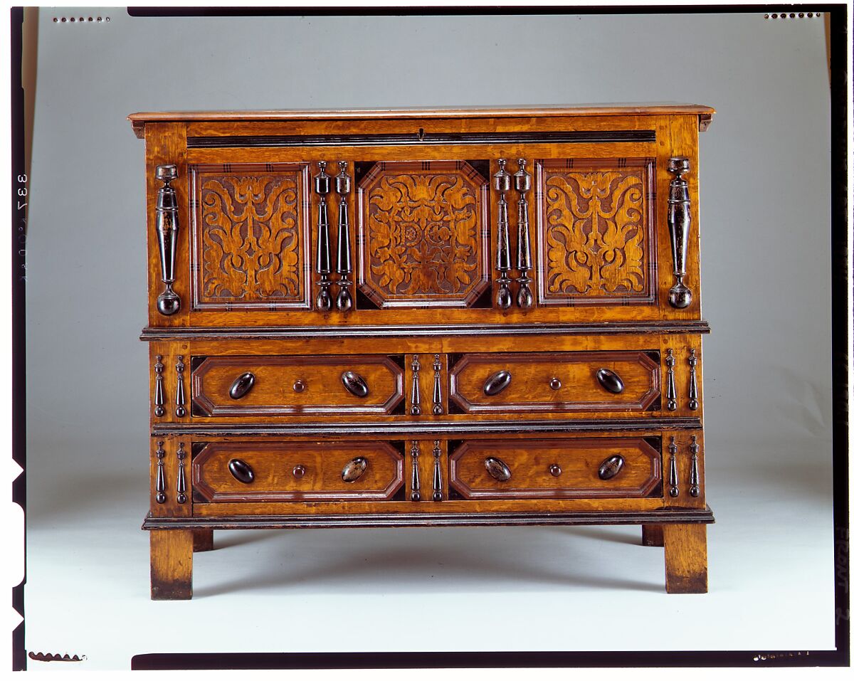 Chest with drawers, Workshop of Peter Blin (ca. 1675–1725), White oak, yellow pine, white cedar, American