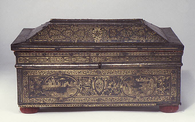 Casket, Wood, overlaid with iron plaques damascened with gold and silver, Italian, probably Milan 