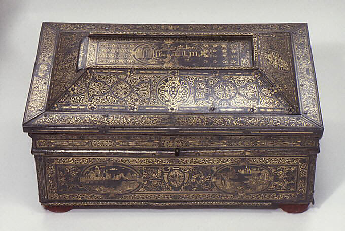 Casket, Wood, overlaid with iron plaques damascened with gold and silver, Italian, probably Milan