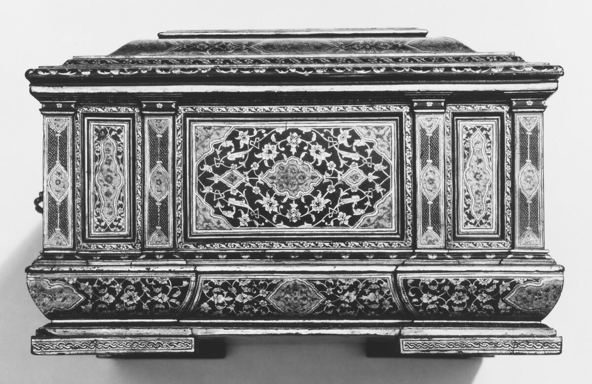 Casket (coffanetto or scrigno), Beechwood, Honduras rosewood veneer, partially gilded, painted and lacquered, gold powder, gold leaf, silver flakes, silver-gilt handle, Italian, Venice