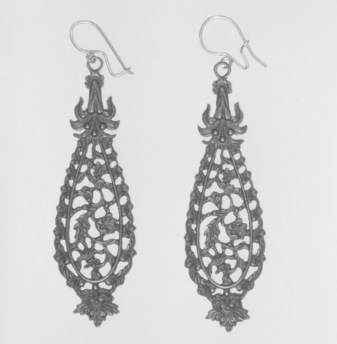 Pair of earrings (part of a set), Iron, German 
