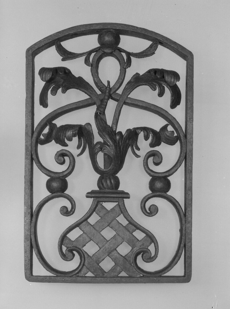 Pair of grills, Iron, German