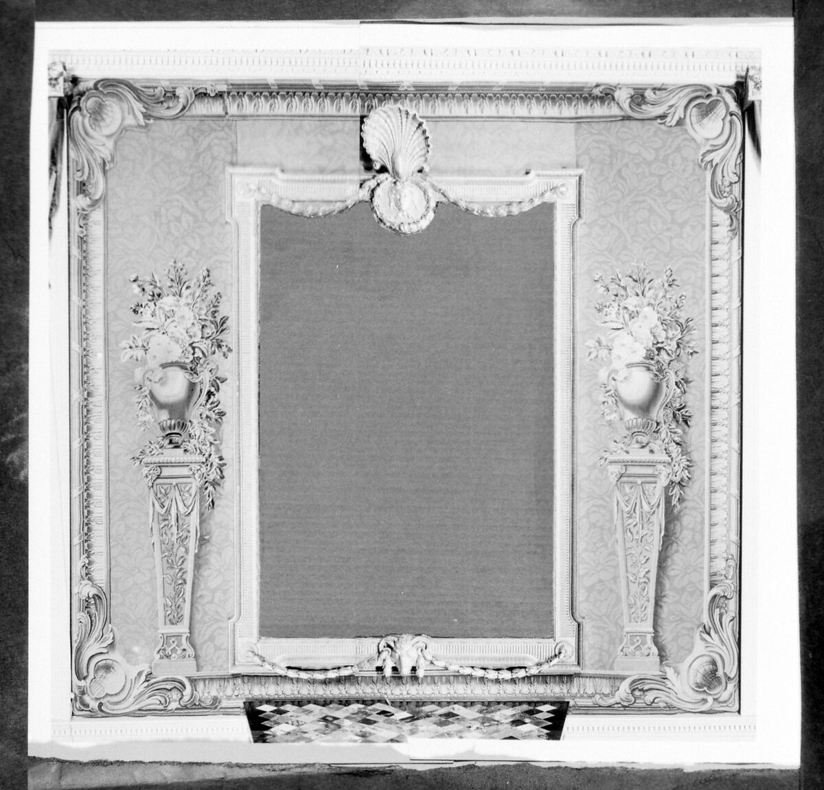 Mirror surround with vases, General conception by Jacques Germain Soufflot (French, Irancy 1713–1780 Paris), Wool, silk (22-24 warps per inch, 9–10 per cm.), French, Paris 