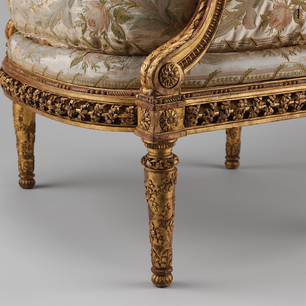 Armchair (Fauteuil à la reine) (one of a pair) (part of a set), Georges Jacob (French, Cheny 1739–1814 Paris), Carved and gilded walnut; embroidered silk satin, French, Paris