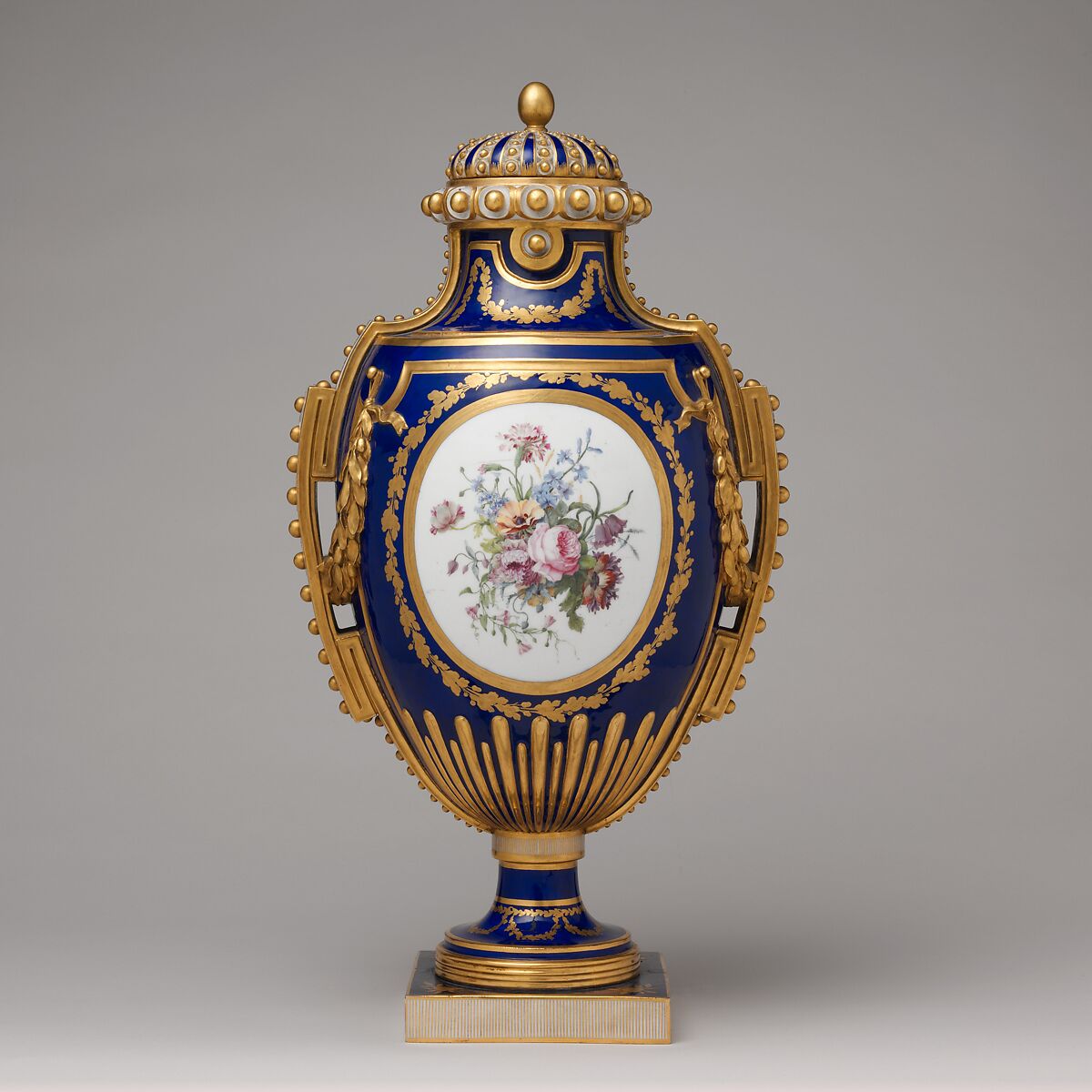 Vase (vase à panneaux or à perles), Sèvres Manufactory (French, 1740–present), Soft-paste porcelain, French, Sèvres