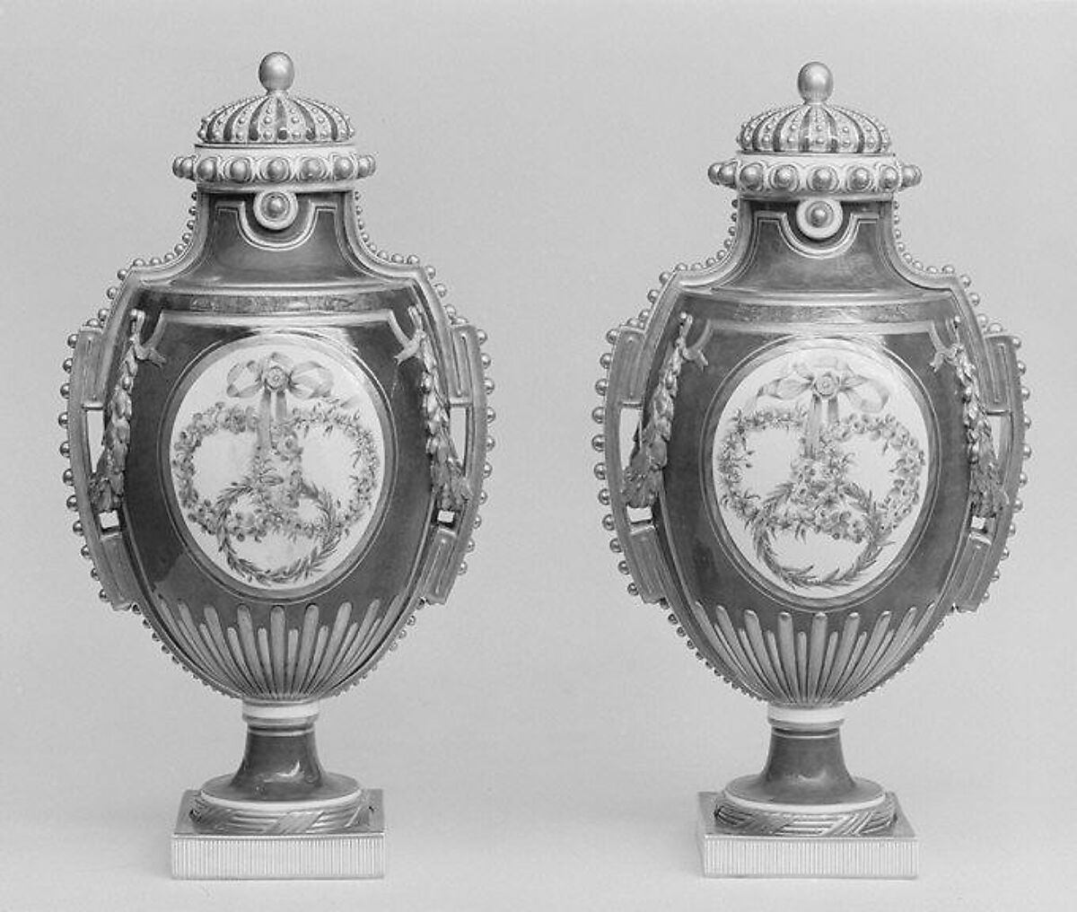 Vase (vase à perles) (one of a pair), Sèvres Manufactory (French, 1740–present), Soft-paste porcelain, French, Sèvres