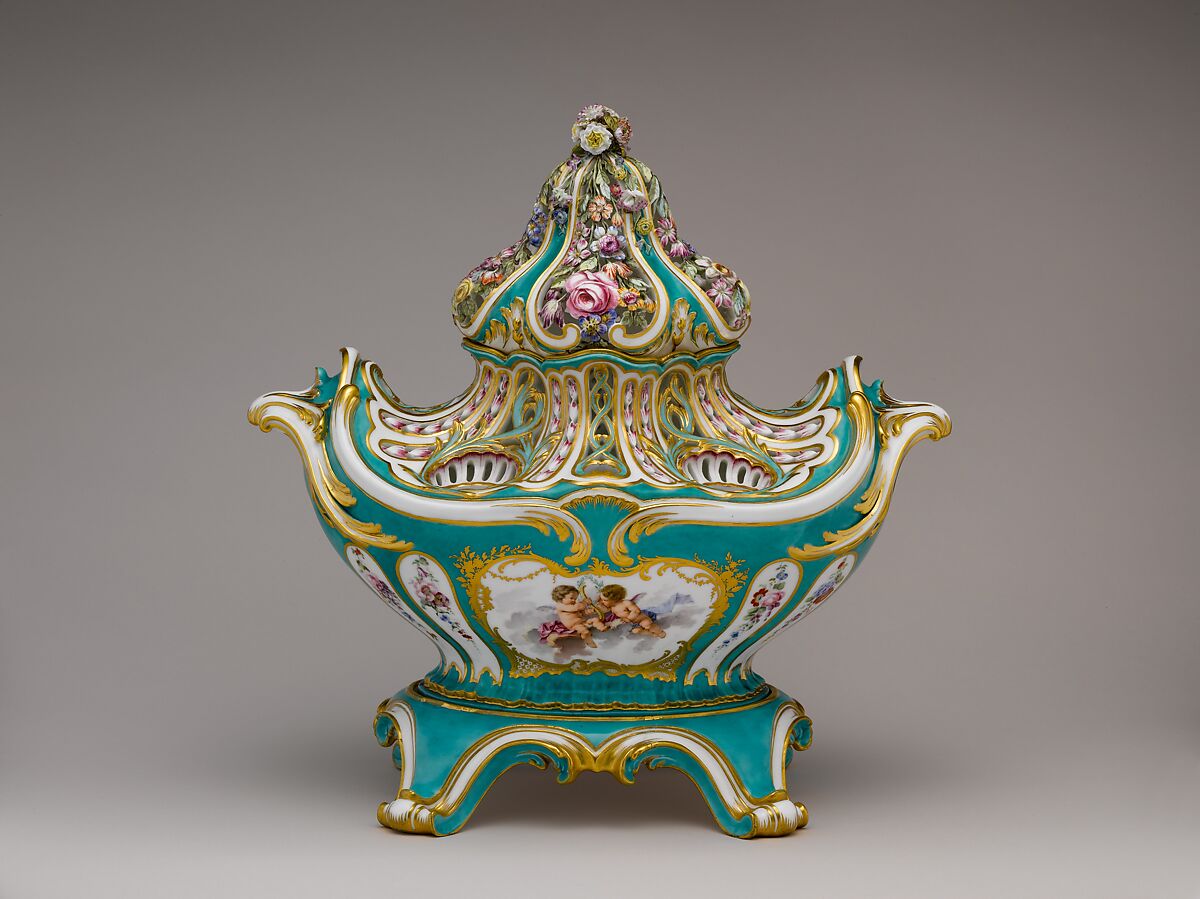Potpourri vase (pot-pourri gondole), Sèvres Manufactory (French, 1740–present), Soft-paste porcelain decorated in polychrome enamels, gold, French, Sèvres 