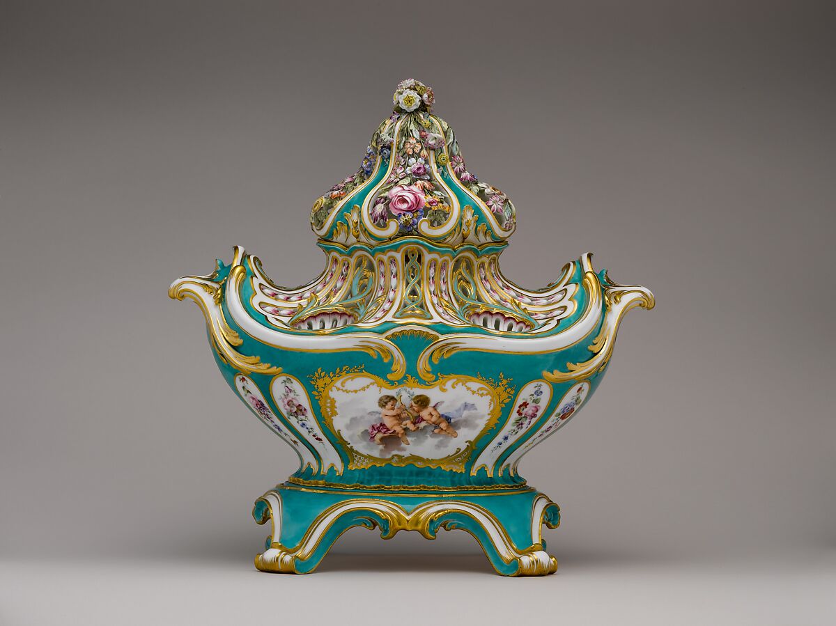 Potpourri vase (pot-pourri gondole), Sèvres Manufactory (French, 1740–present), Soft-paste porcelain decorated in polychrome enamels, gold, French, Sèvres