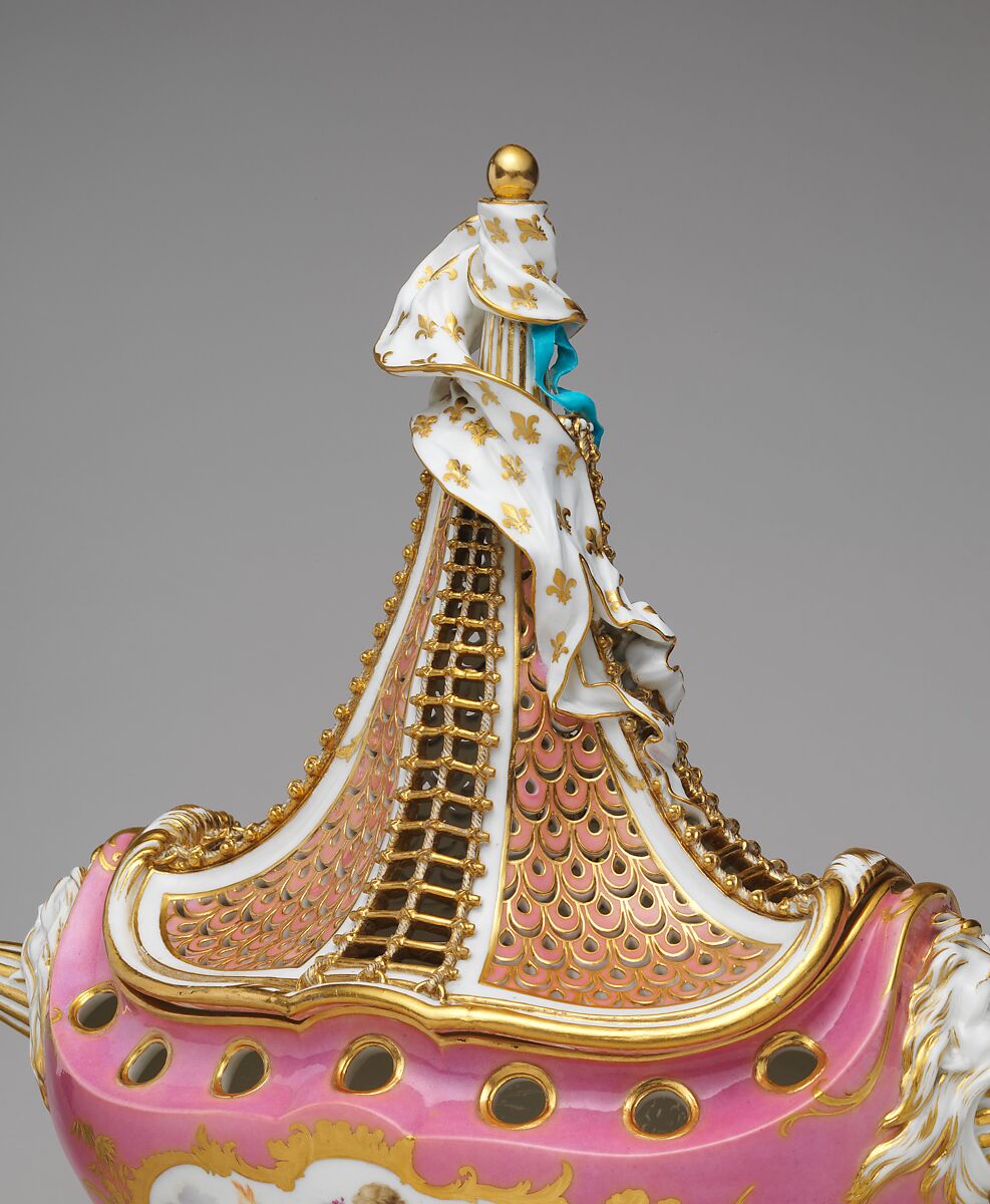 Potpourri vase (pot-pourri à vaisseau), Sèvres Manufactory (French, 1740–present), Soft-paste porcelain decorated in polychrome enamels, gold, French, Sèvres