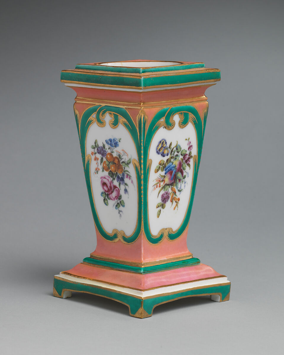 Pedestal vase and bulb pot (piédestal en gaine) (one of a pair), Sèvres Manufactory (French, 1740–present), Soft-paste porcelain, French, Sèvres 