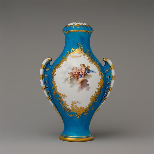 Vase with cover (vase urne antique)