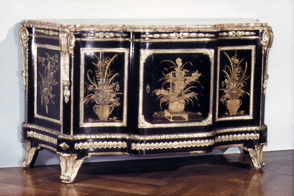 Commode, Bernard III van Risamburgh (ca. 1731–1800), Oak; Japanese black-and-gold lacquer and ebony veneer, gilt bronze; brèche d’Alep marble top, French, Paris 