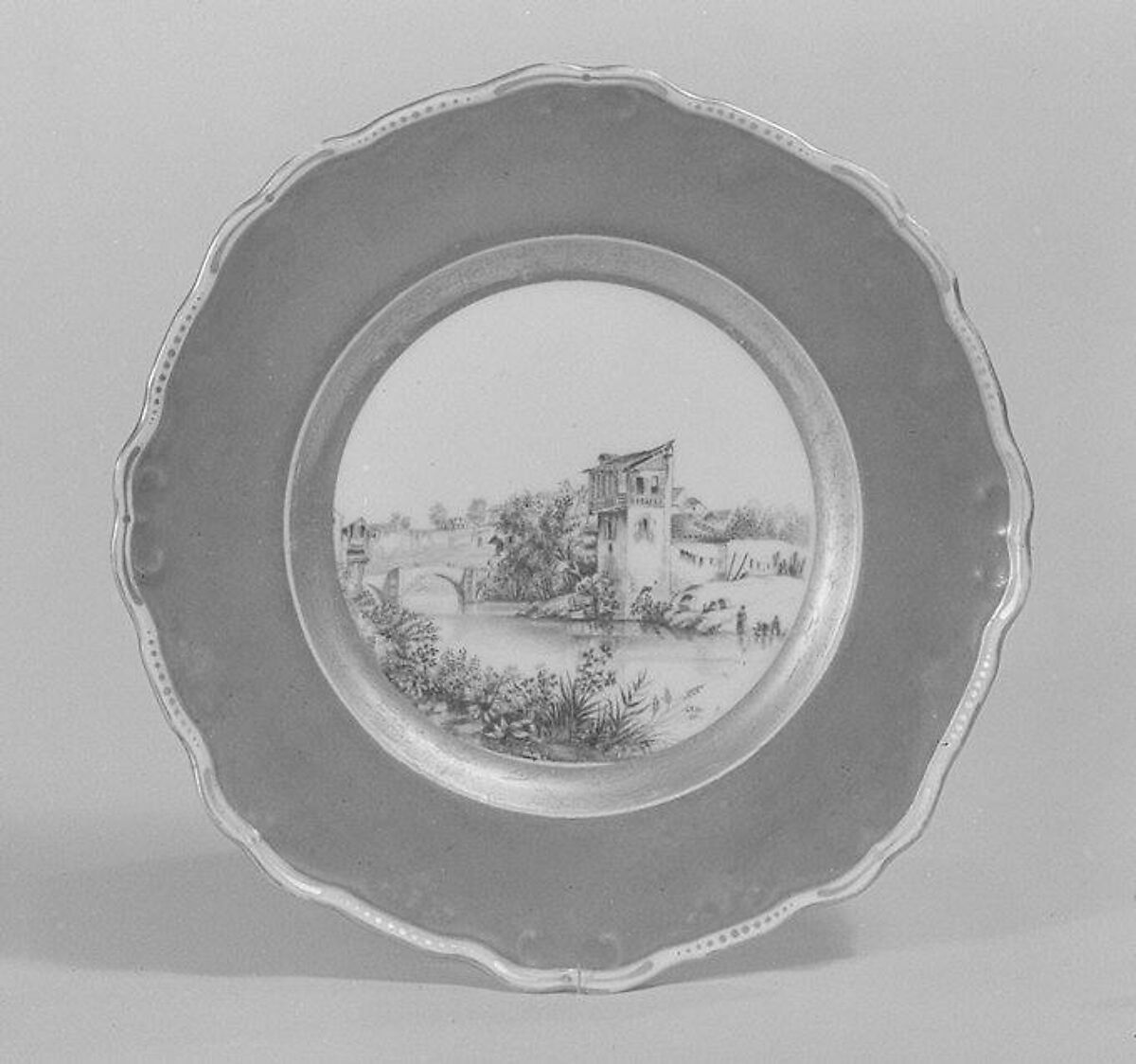 Plate, Imperial Porcelain Manufactory, St. Petersburg (Russian, 1744–present), Hard-paste porcelain, Russian, St. Petersburg 