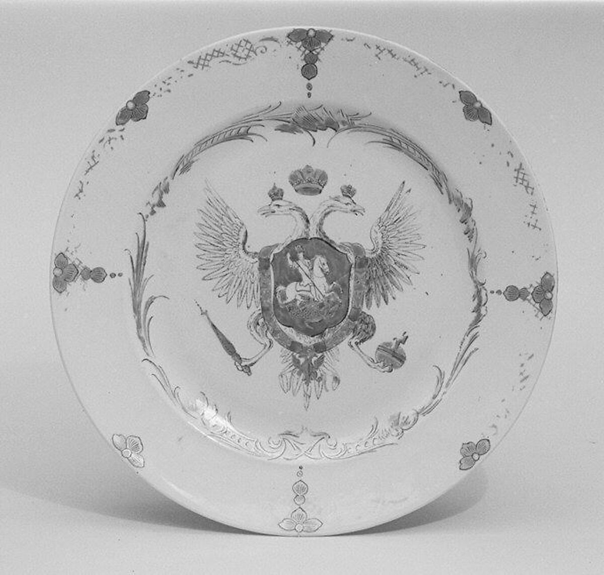 Dish (one of two), Hard-paste porcelain, Chinese, for Russian market 