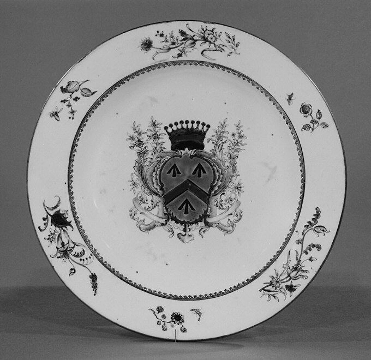 Plate, Hard-paste porcelain, Chinese, for British or Continental European market 