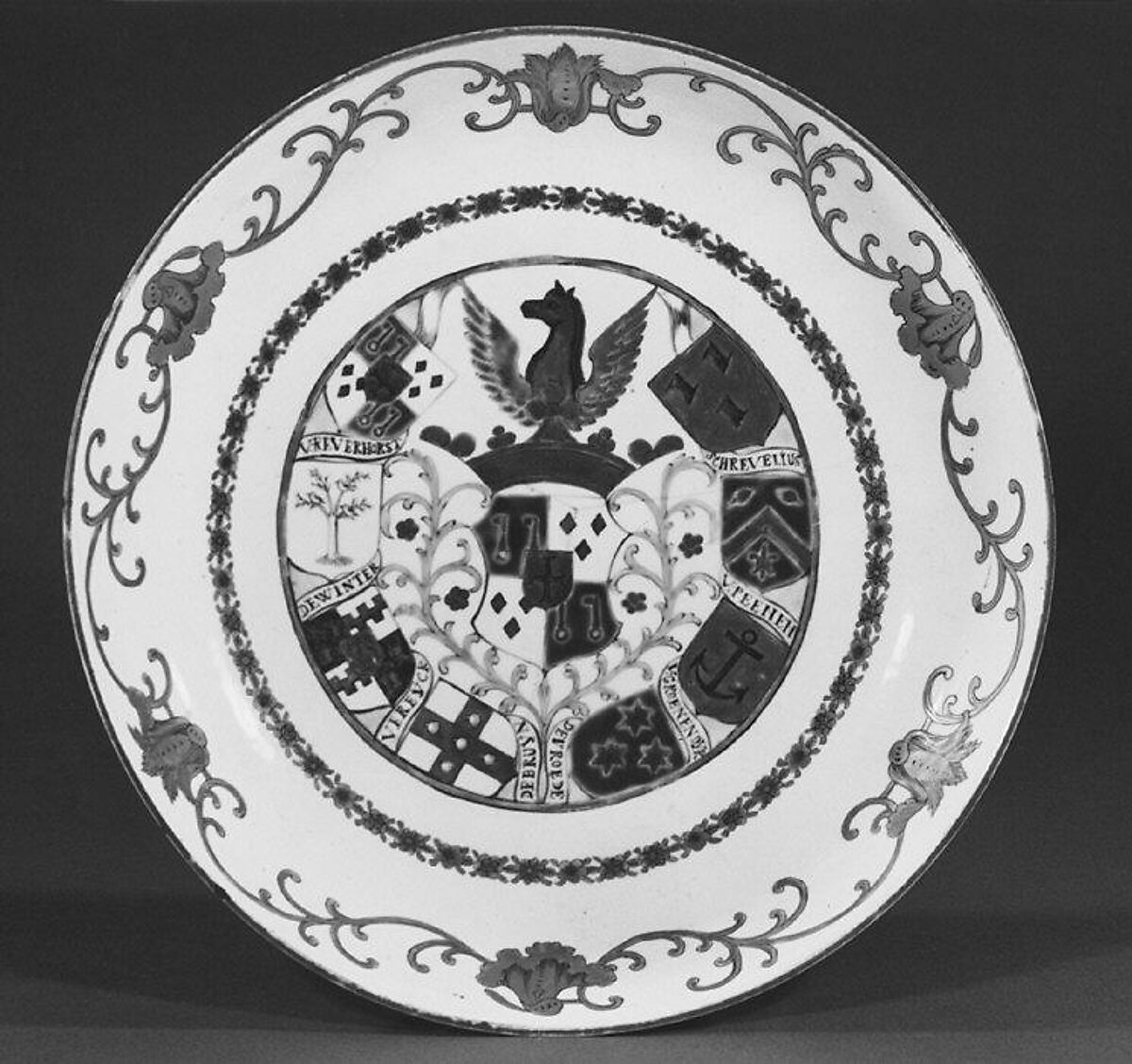 Dish, Hard-paste porcelain, Chinese, for Dutch market