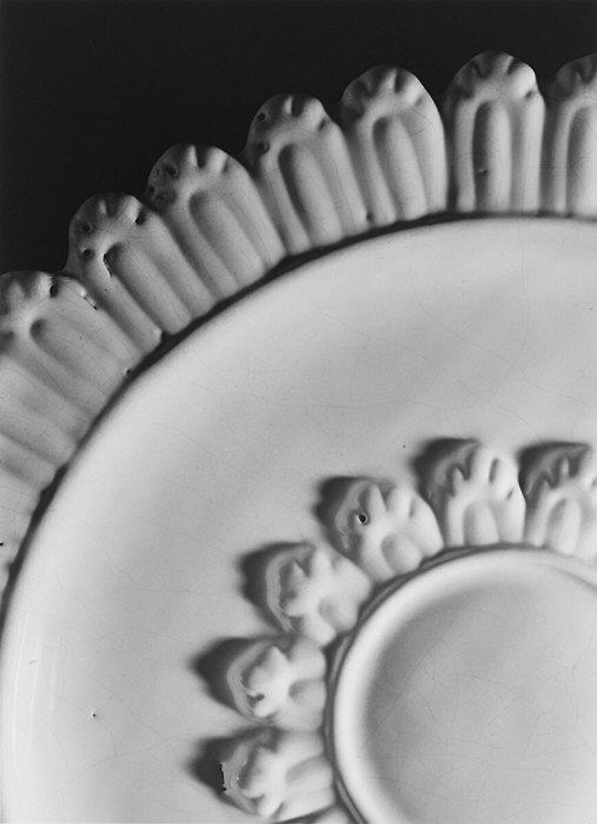 Dish, Tin-glazed earthenware, Italian