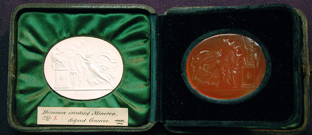 Hermione invoking Minerva, Chalcedony intaglio and gesso impression, velvet box, Italian