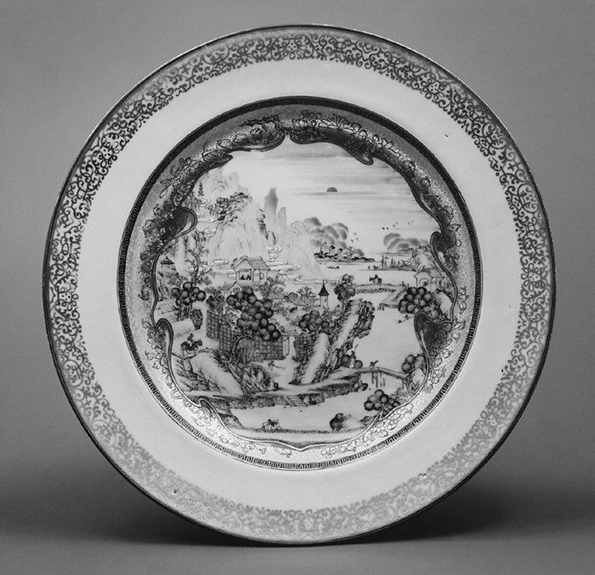 Plate, Hard-paste porcelain, Chinese, for Continental European market 