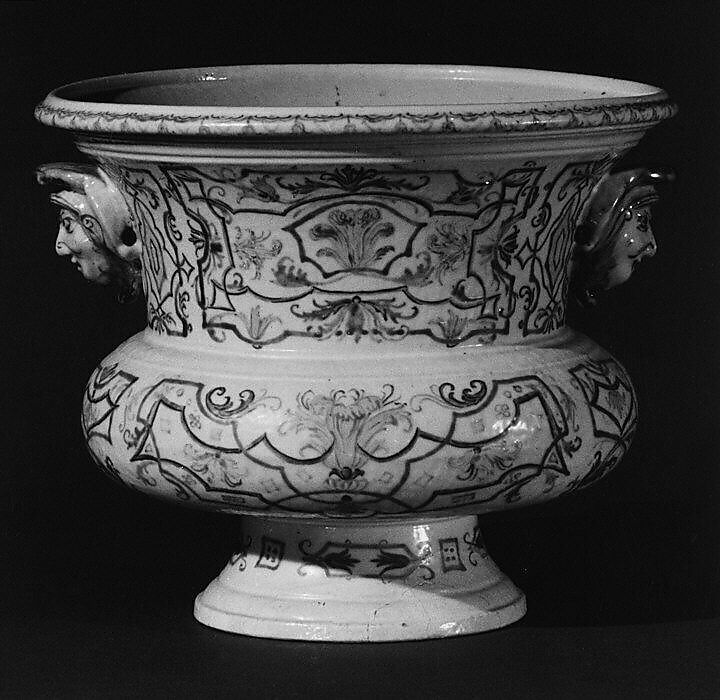 Wine cooler, Hard-paste porcelain, Chinese, for Portuguese market