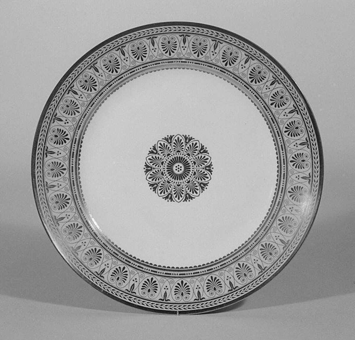 Soup plate, Sèvres Manufactory (French, 1740–present), Hard-paste porcelain, French, Sèvres 