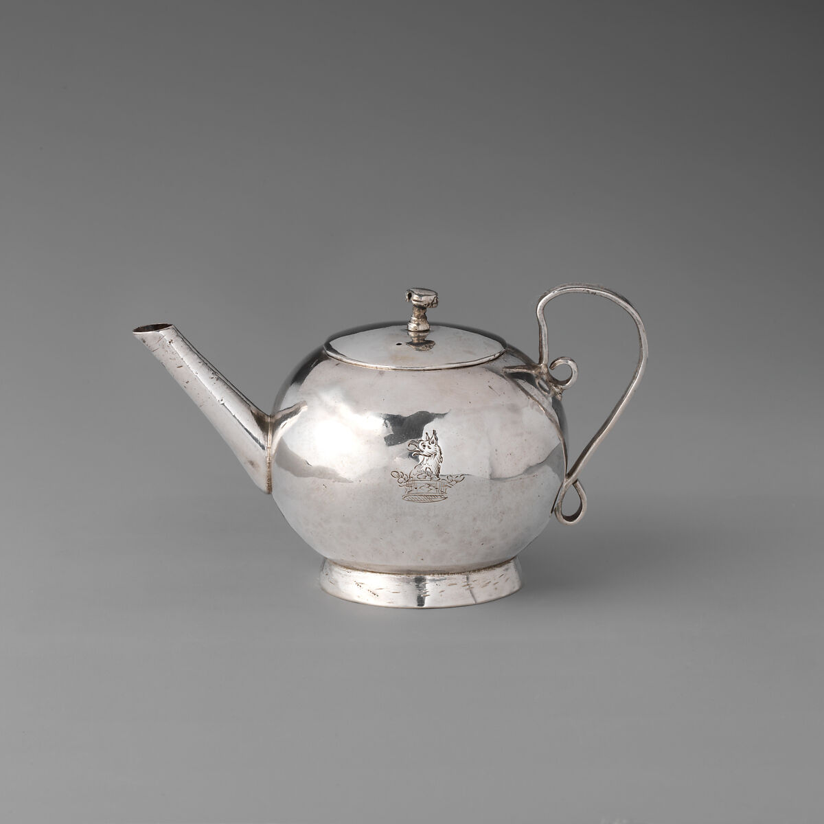 Miniature teapot, Silver, possibly Dutch 