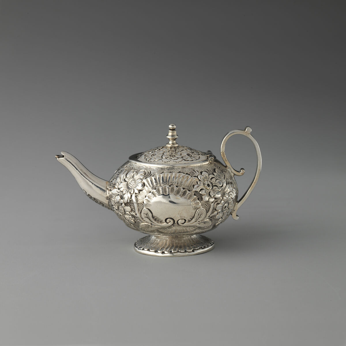 Henry Flavelle, Miniature teapot (part of a set)