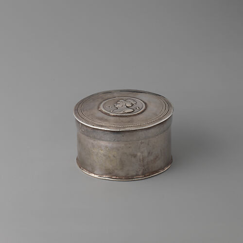 Miniature box with cover
