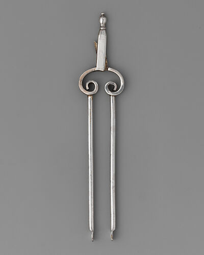 Miniature tongs (part of a set)