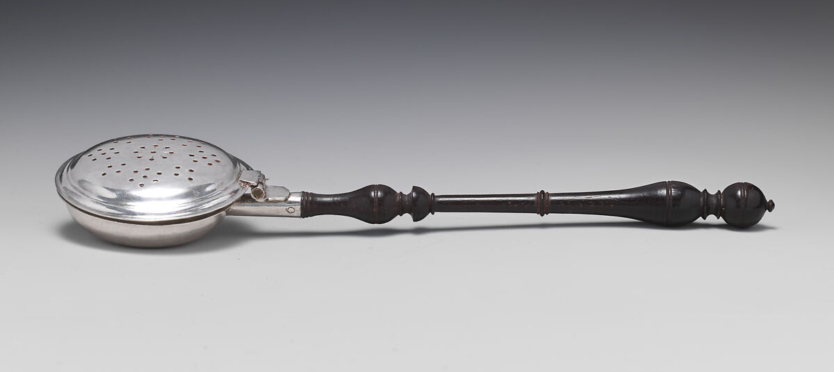 Miniature warming pan, David Clayton (British, active 1689), Silver, wood, British, London 