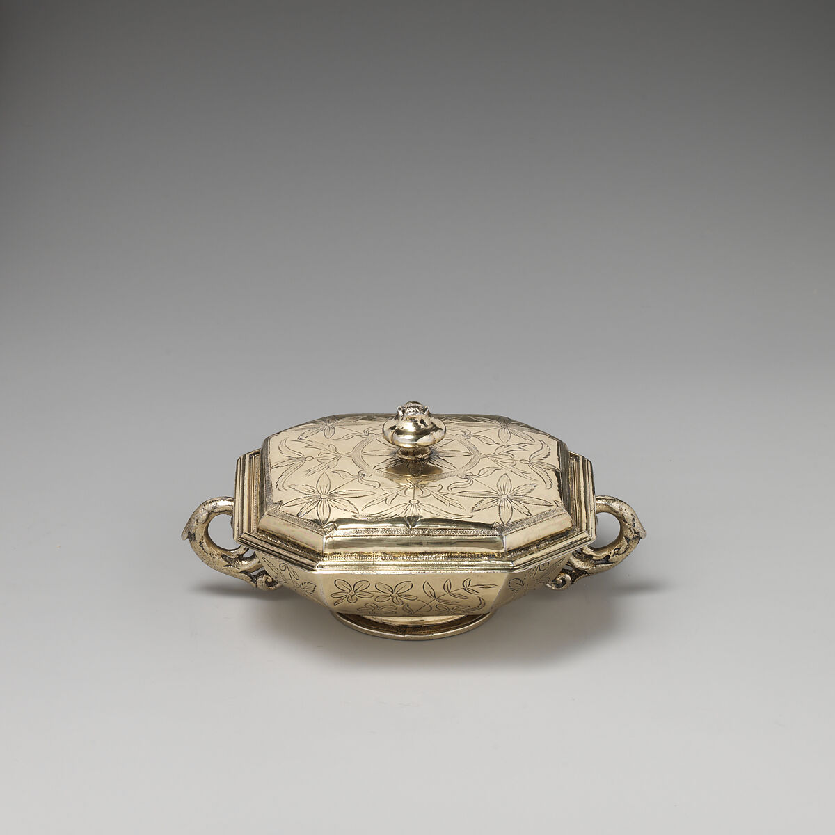 Pair of bowls with covers (part of a toilet service), William Fowle (1658–1684, active 1681–84), Silver gilt, British, London
