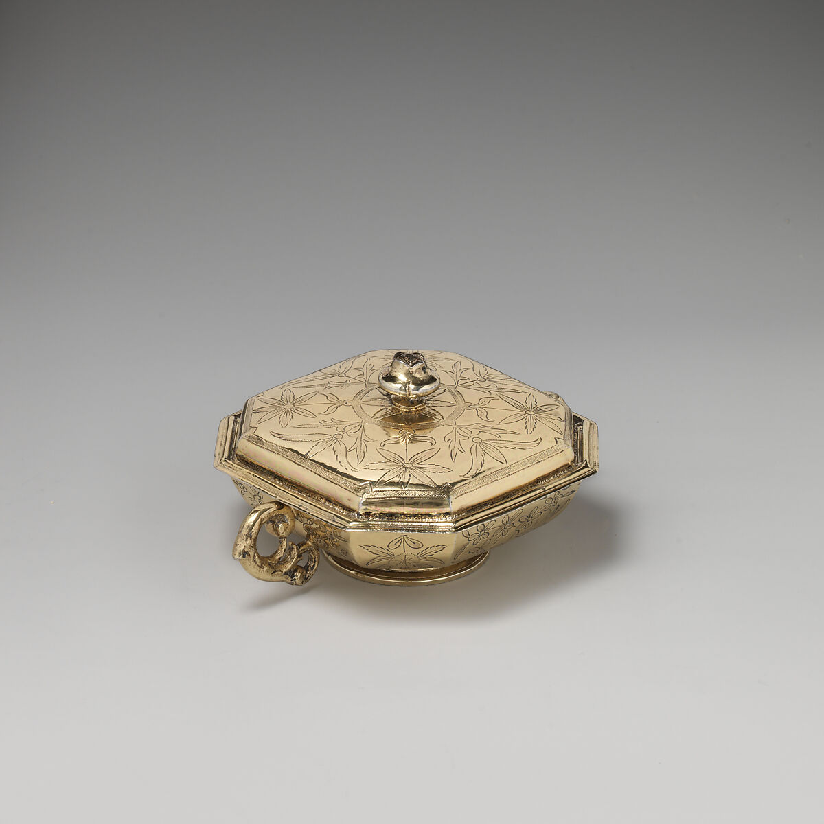 Pair of bowls with covers (part of a toilet service), William Fowle (1658–1684, active 1681–84), Silver gilt, British, London