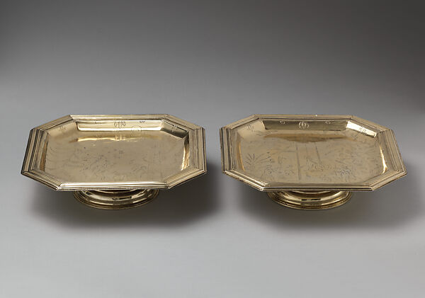Pair of salvers (part of a toilet service)