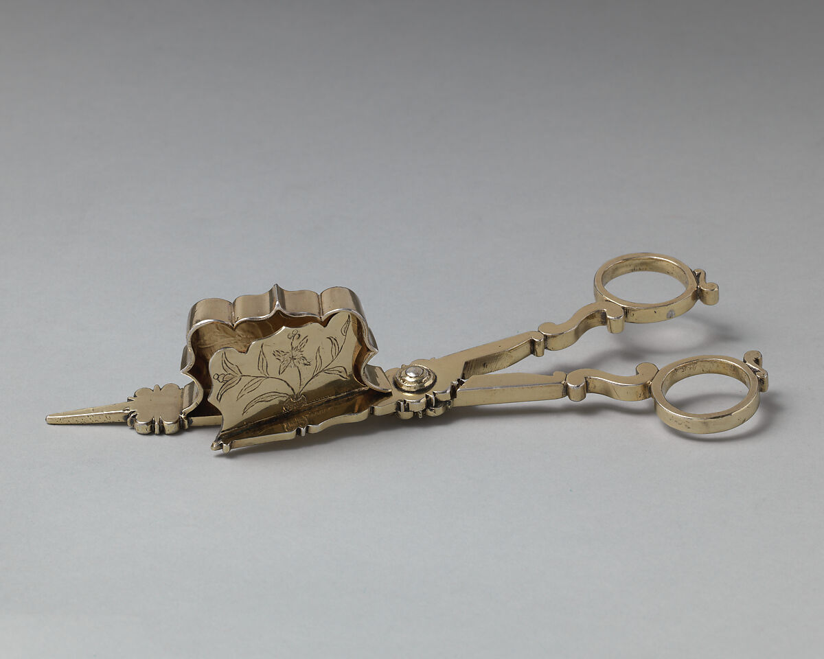 Snuffers (part of a toilet service), W. B., London (ca. 1684–85), Silver gilt, British, London 