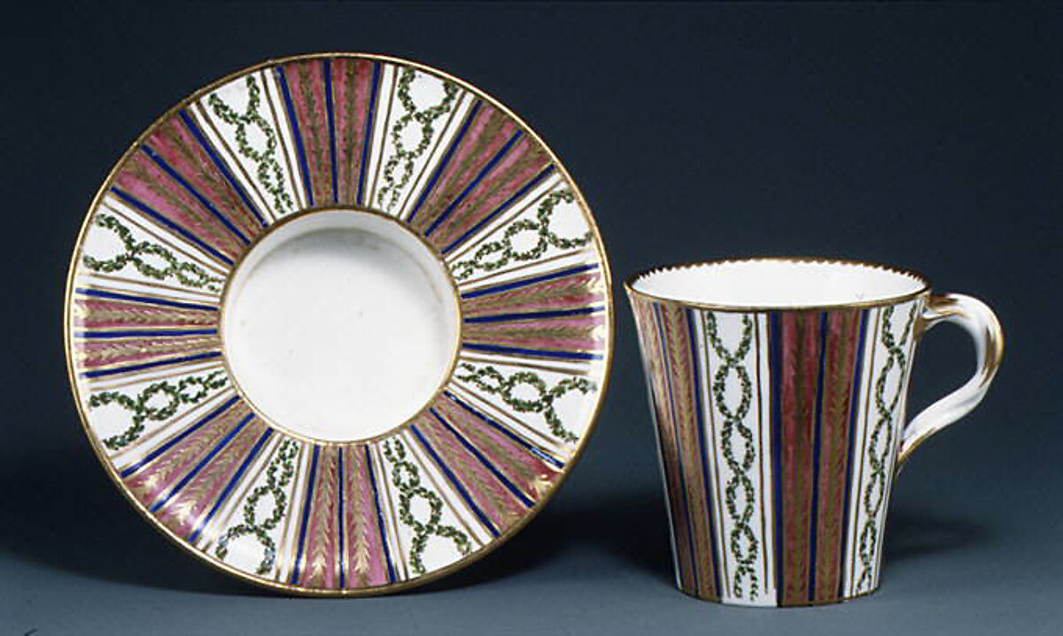 Saucer (soucoupe enfoncé), Sèvres Manufactory (French, 1740–present), Soft-paste porcelain, French, Sèvres 