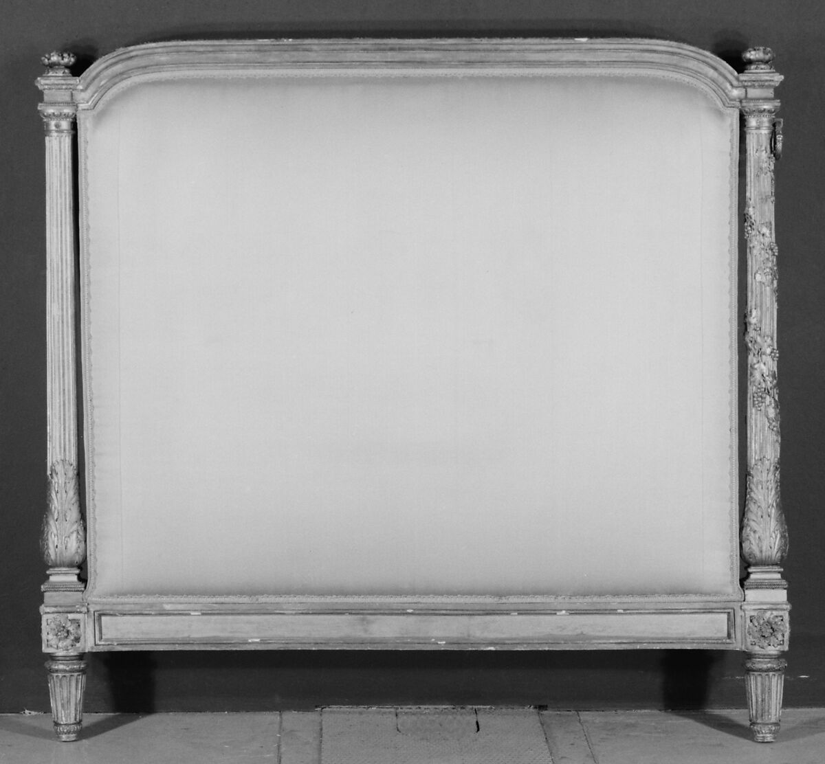 Daybed, Attributed to Georges Jacob (French, Cheny 1739–1814 Paris), Carved and gilded oak; gilt bronze, French, Paris